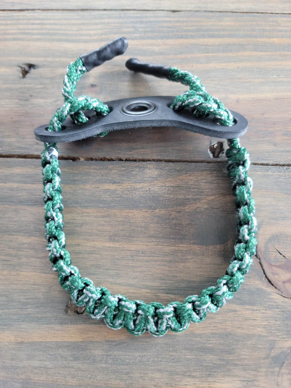 TRIGGERED ARCHERY WRIST SLING